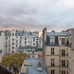 Greeter-appartement Haussmannien Avec Balcon *