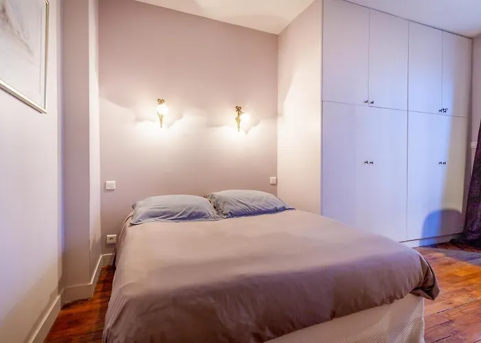 Apartman Greeter-appartement Haussmannien Avec Balcon