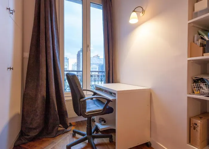Greeter-appartement Haussmannien Avec Balcon Apartament Paryż